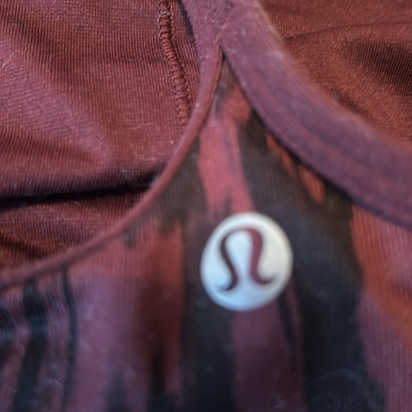 Lululemon burgundy tank size 4 black burgundy cross back only washed never worn - Picture 4 of 4